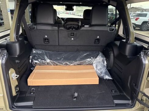 New 2025 Jeep Wrangler Unlimited Rubicon 392 image 13