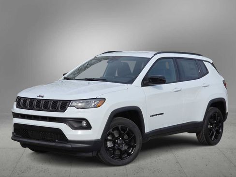 Used 2026 Jeep Compass Latitude AWD/4WD image 1