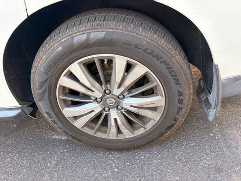 Used 2017 Nissan Pathfinder SV FWD image 7