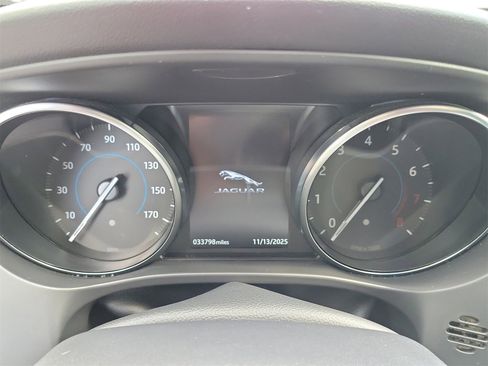 Used 2018 Jaguar F-PACE Prestige image 15
