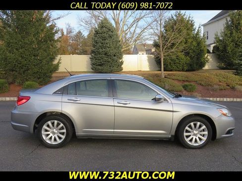 Used 2014 Chrysler 200 Limited w/ Sun/Sound Group image 4
