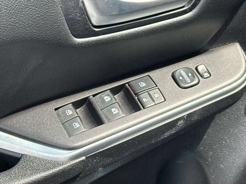 Used 2016 Toyota Camry SE w/ Moonroof Package FWD image 20