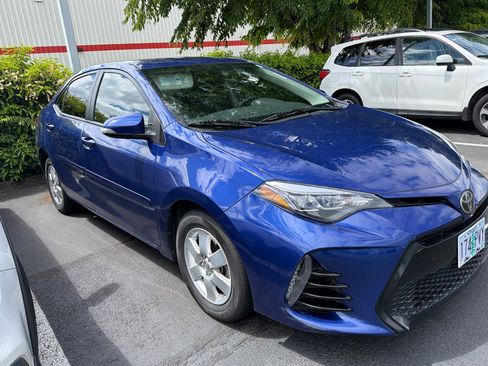 Used 2017 Toyota Corolla SE w/ Body Protection Package FWD image 2