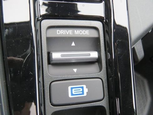 Used 2023 Honda Accord Touring image 9