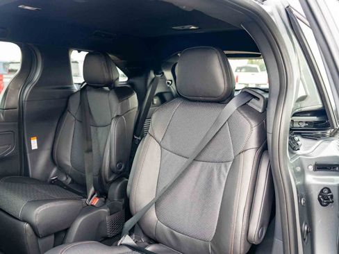 New 2026 Toyota Sienna Platinum AWD/4WD image 19