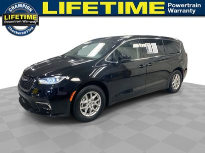 Used 2024 Chrysler Pacifica Touring-L