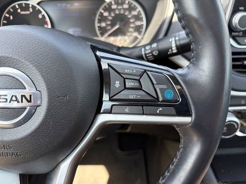 Used 2021 Nissan Altima 2.5 SV w/ SV Premium Package FWD image 7