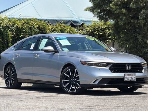 Used 2023 Honda Accord Touring image 2
