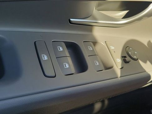 New 2026 Hyundai Elantra Sport image 14