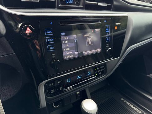 Used 2017 Toyota Corolla SE w/ Carpet Mat Package (TMS) FWD image 23
