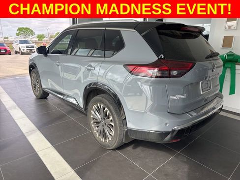 Used 2024 Nissan Rogue Platinum w/ Platinum Premium Package image 6