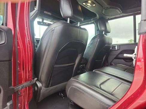 Used 2021 Jeep Wrangler Unlimited Sahara AWD/4WD image 11