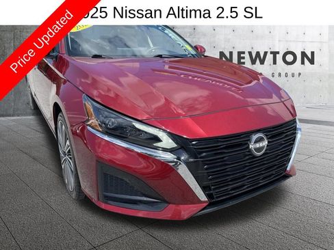 Used 2025 Nissan Altima 2.5 SL AWD/4WD image 1
