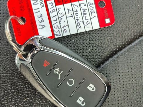 Used 2021 Chevrolet Equinox LT image 29