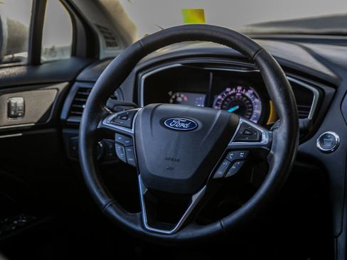 Used 2018 Ford Fusion Titanium image 25