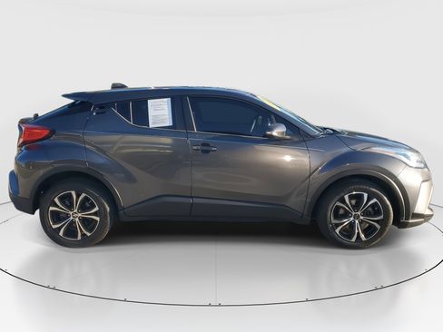Used 2020 Toyota C-HR LE image 2