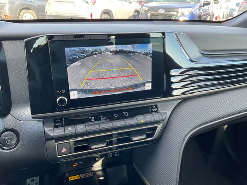 Used 2025 Toyota Camry image 17