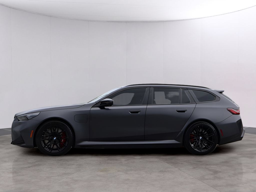 Used 2027 BMW M5 Touring AWD/4WD image 4