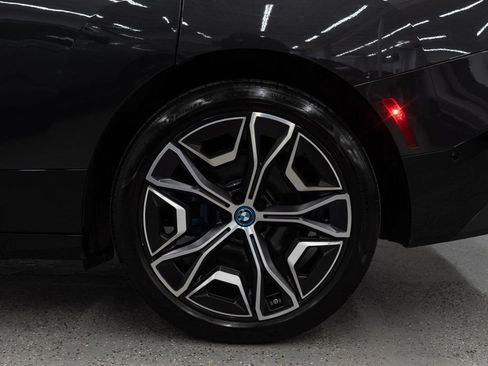 Used 2024 BMW iX xDrive50 w/ Premium Package AWD/4WD image 36