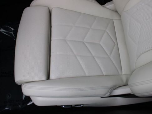 Used 2026 BMW 530i xDrive w/ M Sport Package AWD/4WD image 14