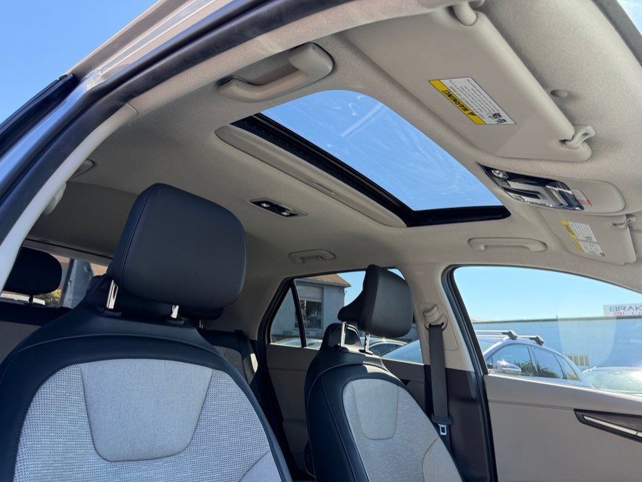 Used 2023 Kia Niro Wave w/ Wave Preserve Package FWD image 32
