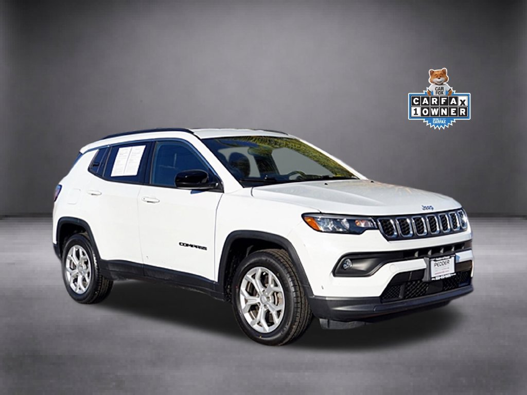 Used 2024 Jeep Compass Latitude AWD/4WD image 2