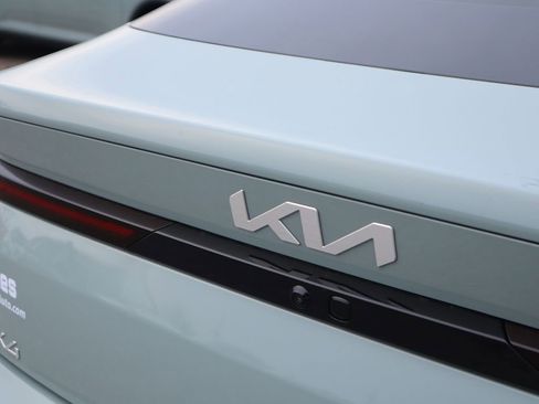 New 2025 Kia K4 LXS image 8