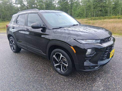 Used 2023 Chevrolet TrailBlazer RS w/ Convenience Package AWD/4WD image 3