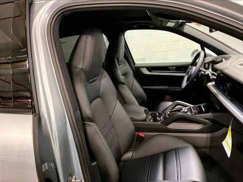 New 2026 Porsche Cayenne E-Hybrid AWD/4WD image 10