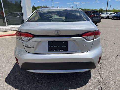 Used 2021 Toyota Corolla LE w/ Carpet Mat Package (TMS) FWD image 10
