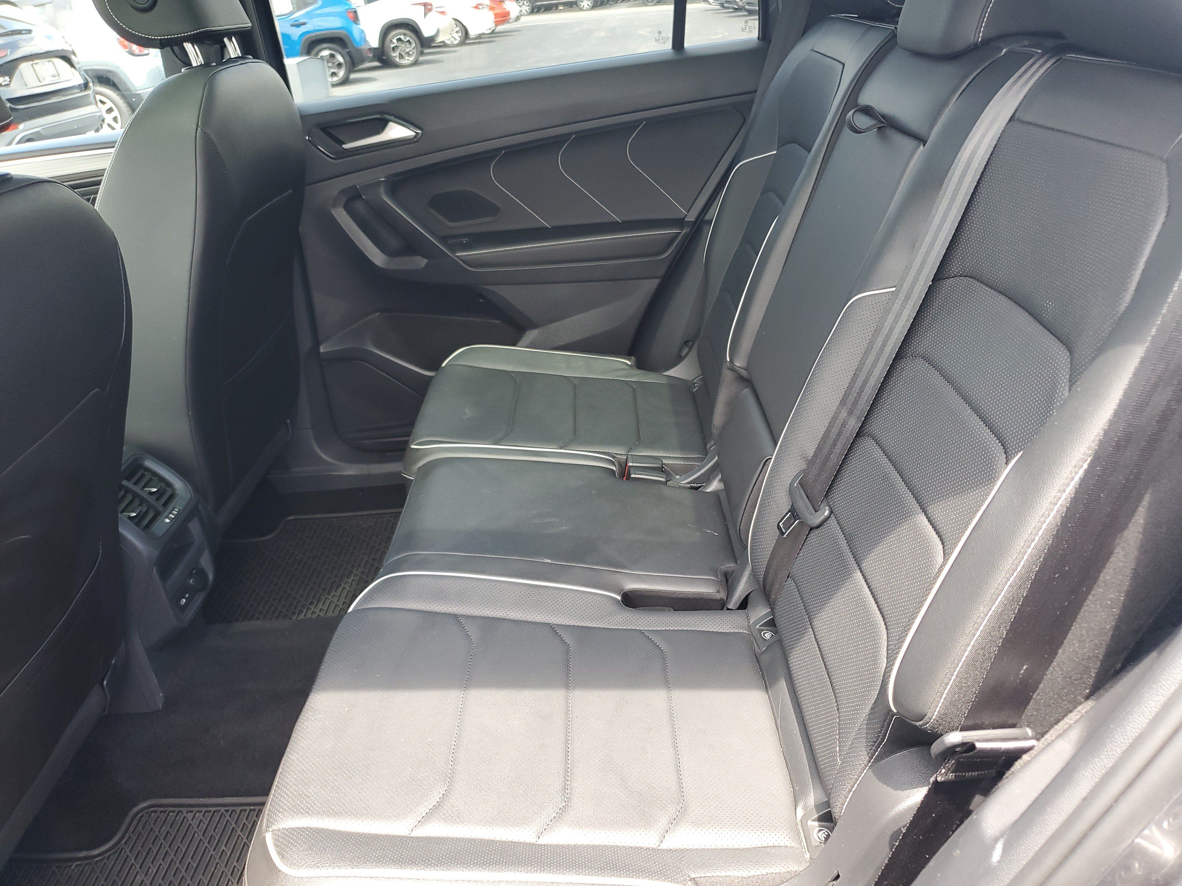 Used 2022 Volkswagen Tiguan SEL R-Line AWD/4WD image 12