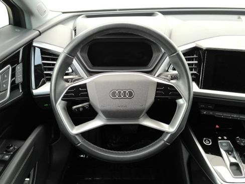 Used 2022 Audi Q4 e-tron Prestige AWD/4WD image 35