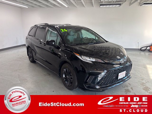 Used 2026 Toyota Sienna AWD image 1