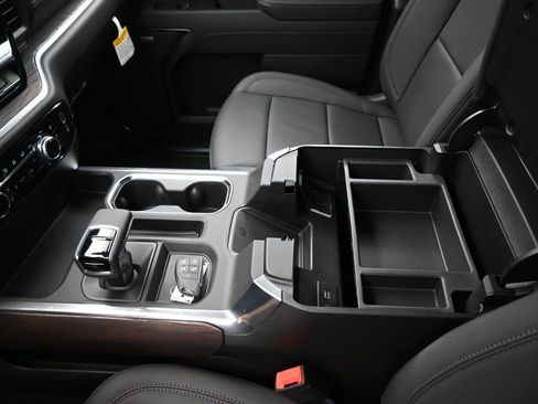 New 2026 GMC Sierra 1500 SLT w/ SLT Convenience Package image 22