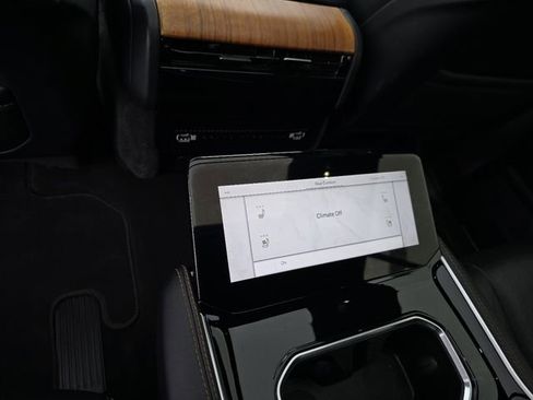 Used 2024 Jeep Grand Wagoneer L Series III image 9