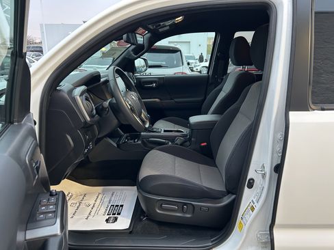 Certified 2023 Toyota Tacoma TRD Off-Road image 14