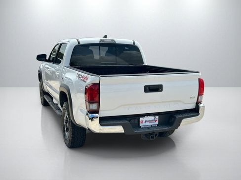 Used 2018 Toyota Tacoma TRD Off-Road AWD/4WD image 7