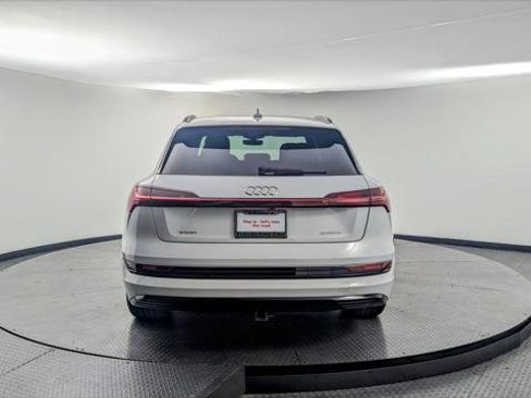 Used 2021 Audi e-tron Premium w/ Convenience Plus Package image 6