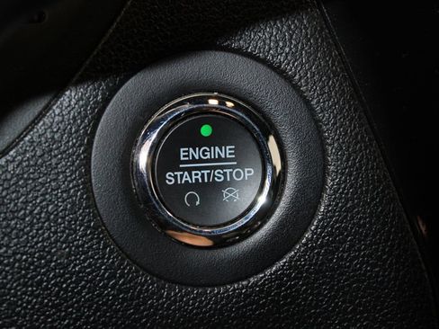 Used 2019 Ford Explorer XLT w/ Equipment Group 202A FWD image 27