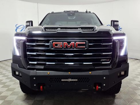 Used 2024 GMC Sierra 2500 AT4 w/ AT4 Premium Plus Package AWD/4WD image 3