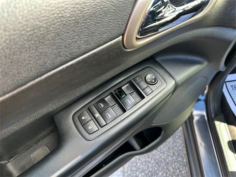 Used 2016 Jeep Grand Cherokee Laredo w/ Quick Order Package 23E image 19