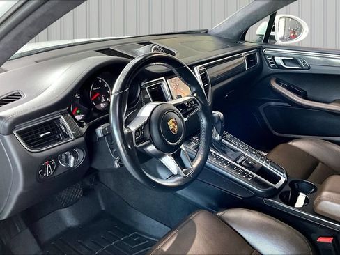 Used 2015 Porsche Macan Turbo AWD/4WD image 16