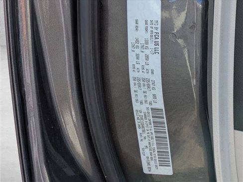 Used 2017 Chrysler Pacifica Touring-L Plus FWD image 16