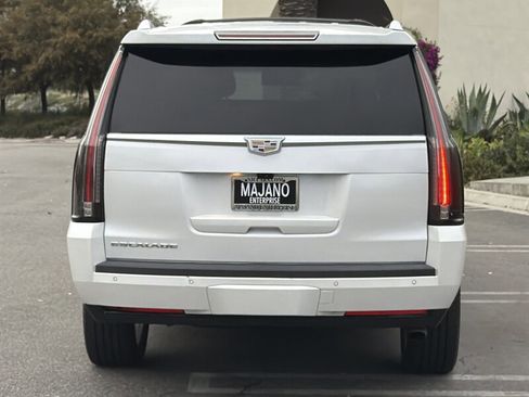 Used 2019 Cadillac Escalade ESV Luxury image 5