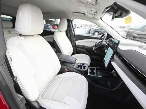 Certified 2025 Ford Mustang Mach-E Premium image 25