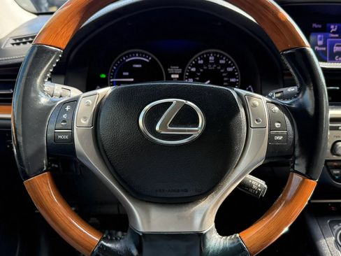 Used 2013 Lexus ES 300h w/ Luxury Pkg FWD image 13
