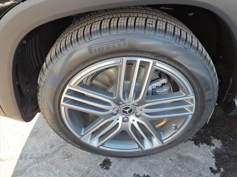Used 2026 Mercedes-Benz GLS 450 4MATIC image 10