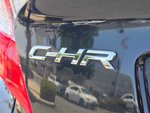 Used 2022 Toyota C-HR Limited FWD image 14