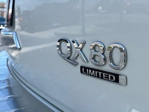 Used 2017 INFINITI QX80 4WD w/ Driver Assistance Package image 7