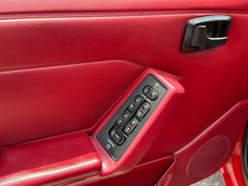 Used 1991 Ford Mustang LX RWD image 16